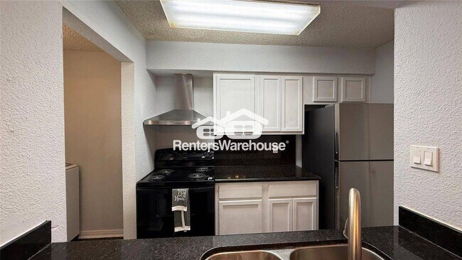 Foto del edificio - 250 El Dorado Blvd