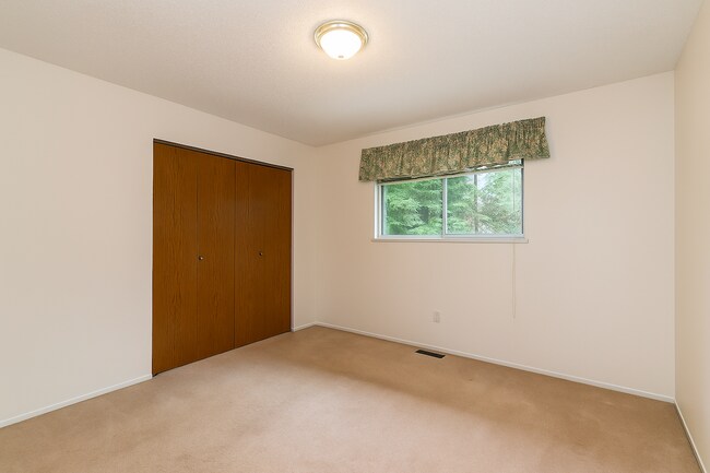 Photo du bâtiment - 3894 Triumph St