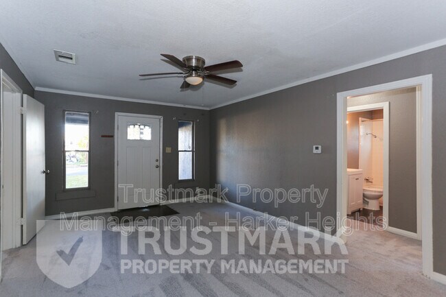 Foto del edificio - 204 W Anderson Ave