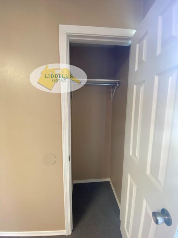 Foto del edificio - 219 Academy Dr