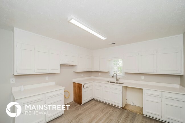 Building Photo - 1127 Reynolds Ct