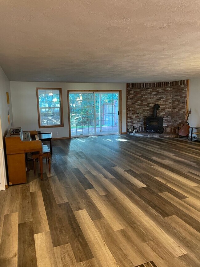 Foto del edificio - Beautifully updated 2 bedroom 2 bath house!