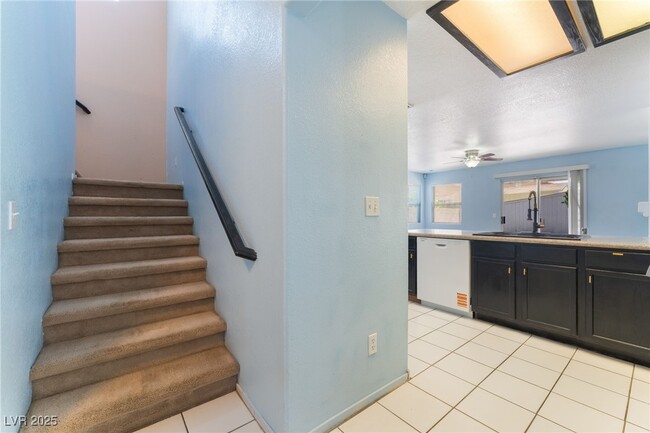 Building Photo - 907 Royalmile Way