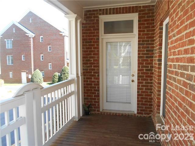 Building Photo - 4903 S Hill View Dr