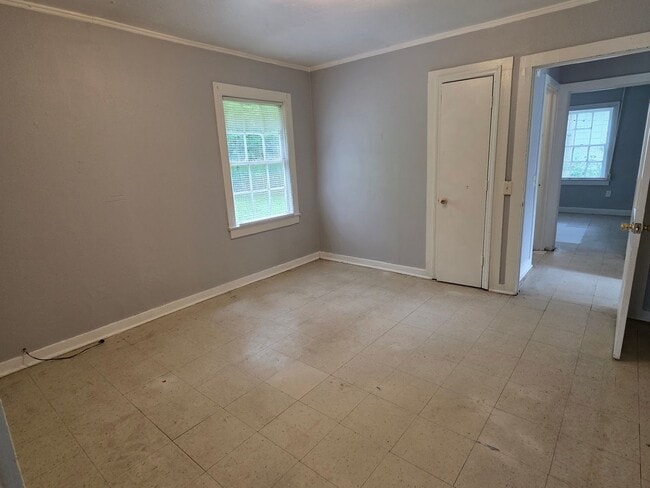 Building Photo - 1127 Avalon Ave