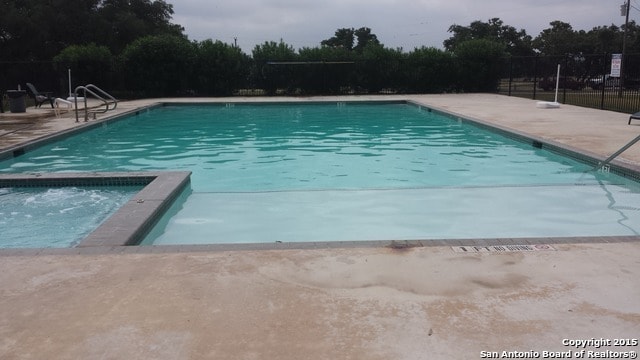 Building Photo - Very Cute 2/2 With Lake Access and Ammenities