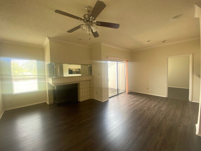 Building Photo - 7900 Bissonnet St