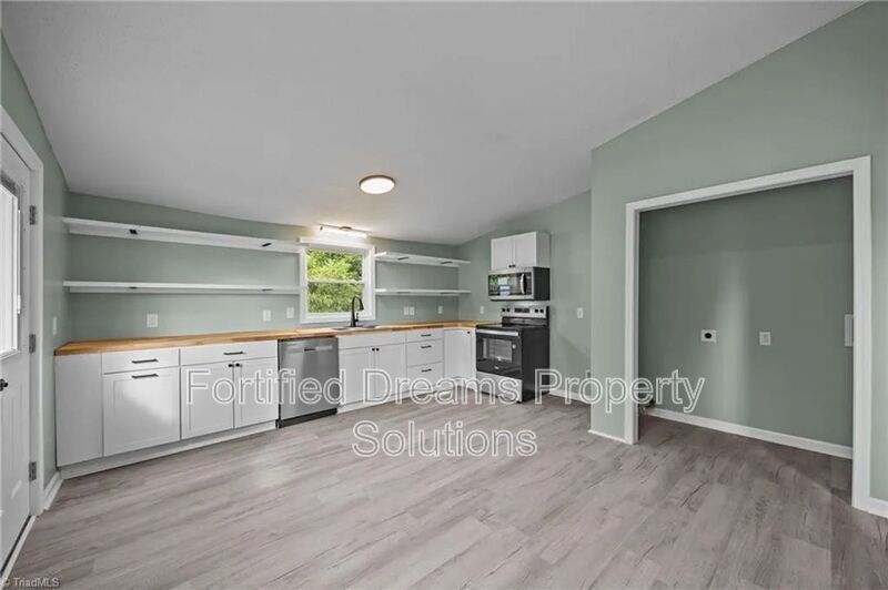 Foto del edificio - 608 Montgomery St