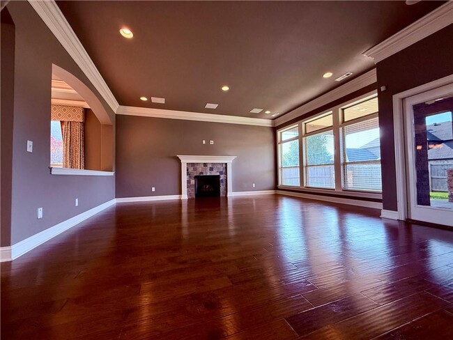 Building Photo - 1503 SW Rosedale Ave
