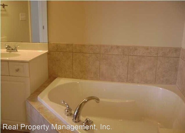 Building Photo - 3 br, 2.5 bath House - 1519 Old Trail Dr.