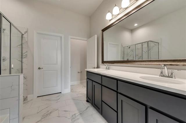 Foto del edificio - 2413 Gramercy Park Dr
