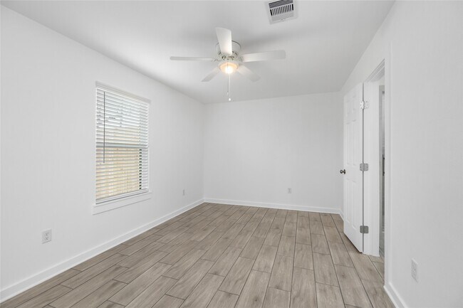 Foto del edificio - 6004 Bois D Arc St