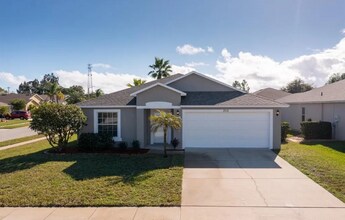 Building Photo - 200 Tree Branch Ln