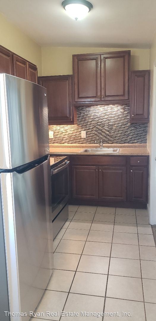 1 br, 1 bath House - 21059 Gephart Ave photo'