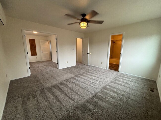 Foto del edificio - Single Family - 4 Bed 3.5 Bath - MileStone...