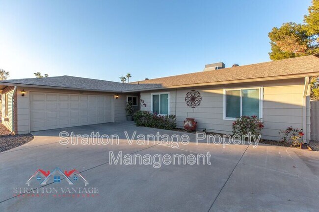 Building Photo - 4846 E Navajo St