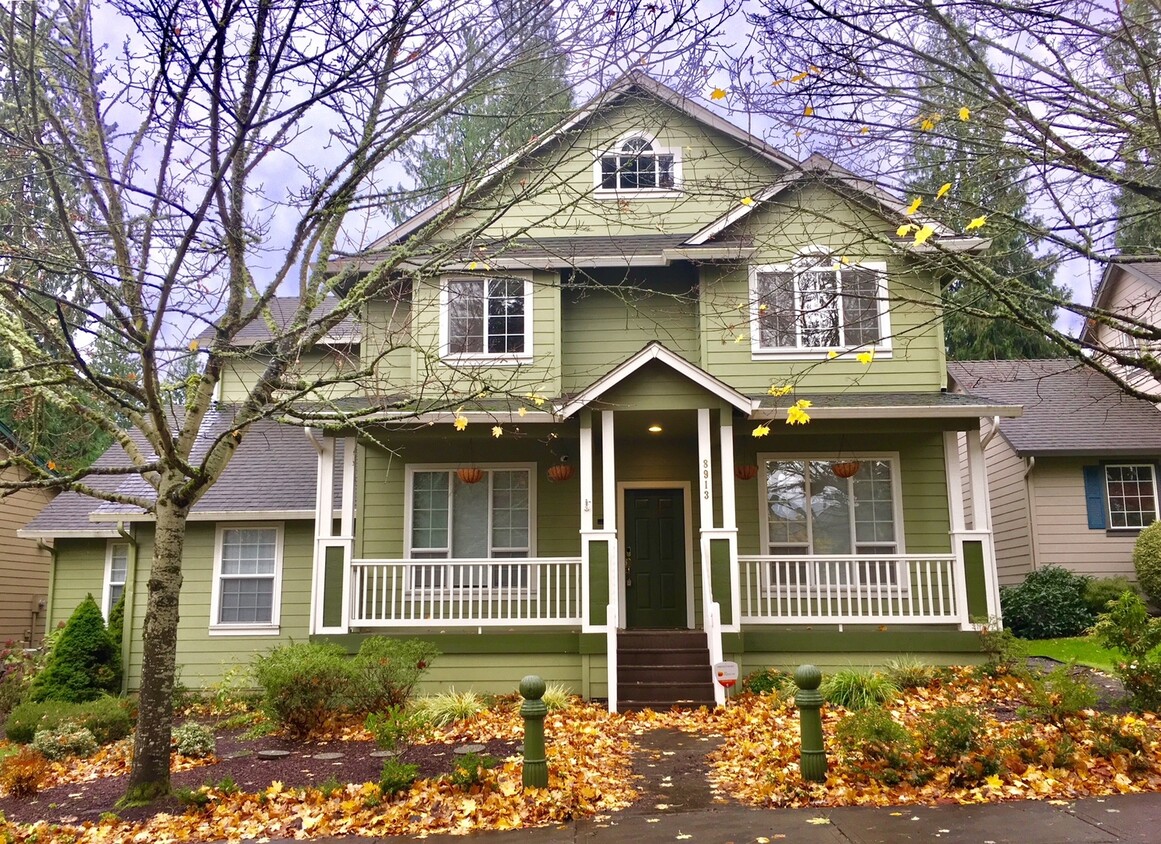 Foto principal - Stunning 4BD Craftsman Home in Desirable C...