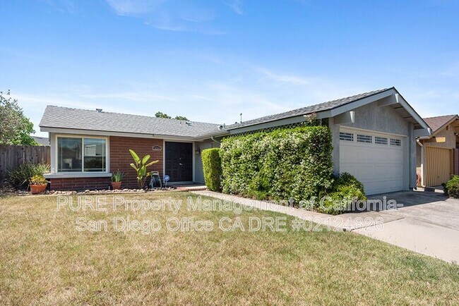 Building Photo - 8209 Calle Del Humo