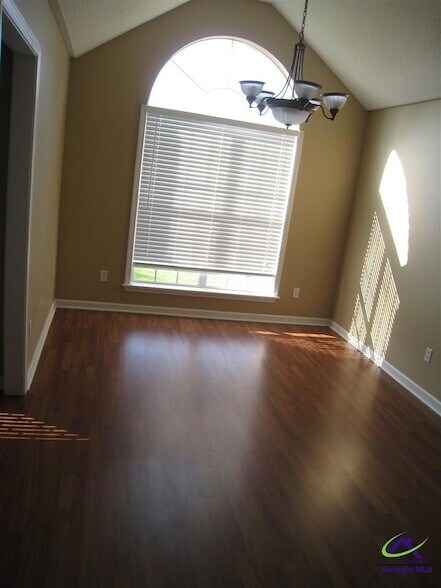 Foto del edificio - 101 Trevore Ct