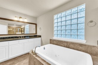 Building Photo - 1119 W 26th St