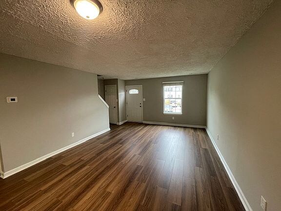 Building Photo - 21 Holcumb Ct