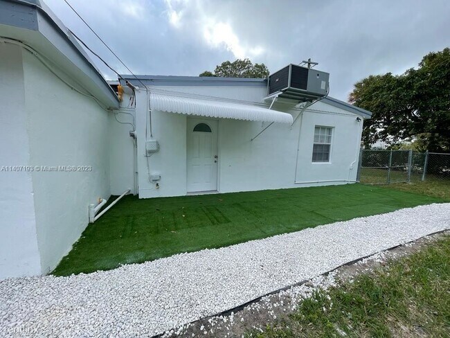 Building Photo - 3 br, 2 bath House - Fulford By Sea