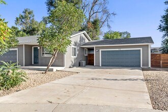 Building Photo - 508 King Ct