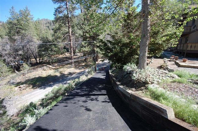 Building Photo - 5590 Acorn Dr