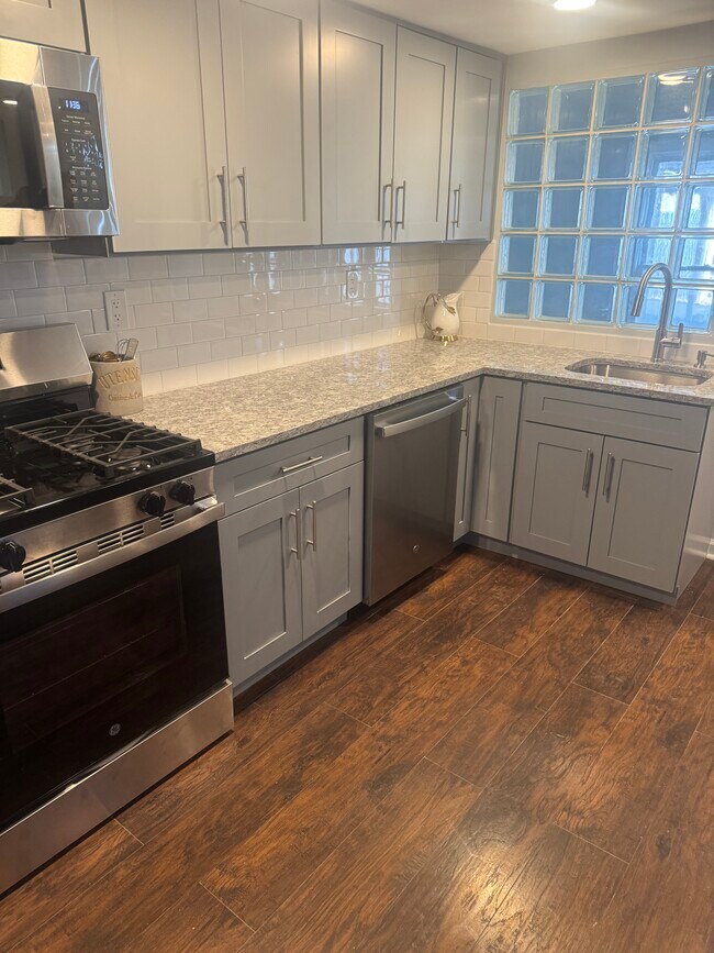 Building Photo - 67 Canal St