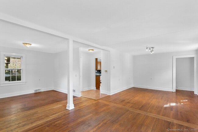 Building Photo - 105 Southworth St