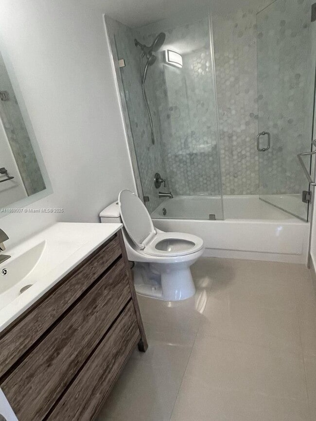 Foto del edificio - 9500 W Bay Harbor Dr