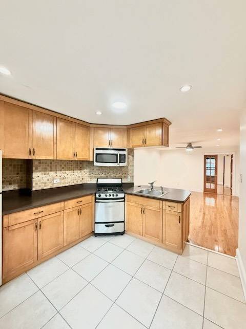 Building Photo - 481A Quincy St