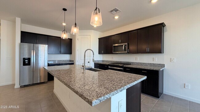 Building Photo - 37406 W San Clemente St