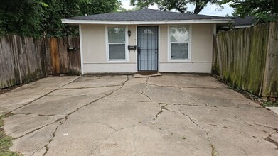 Building Photo - 5603 Northridge Dr