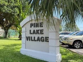 Building Photo - 8881 Fontainebleau Blvd