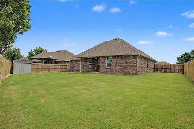 Building Photo - 205 Ross Salvage Rd