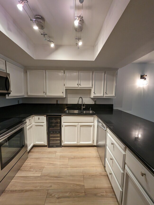 Building Photo - 1808 K St