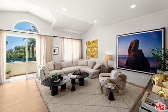 Building Photo - 6475 Zuma View Pl