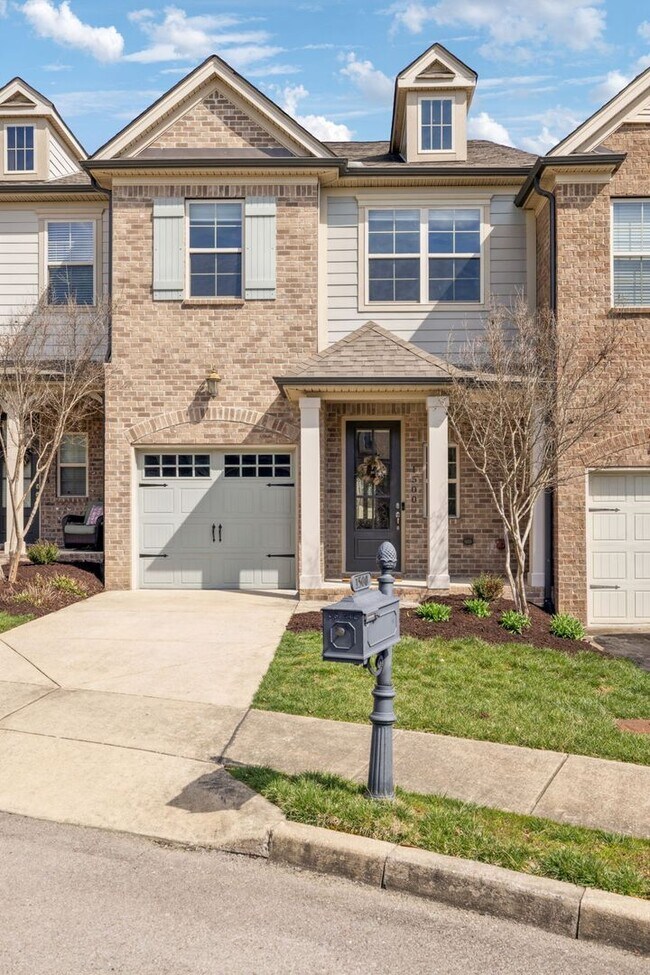 Foto del edificio - 3 BR/2.5 BA Luxury Townhome