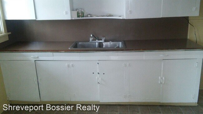 Building Photo - 2 br, 1 bath House - 5620 Sussex Ave