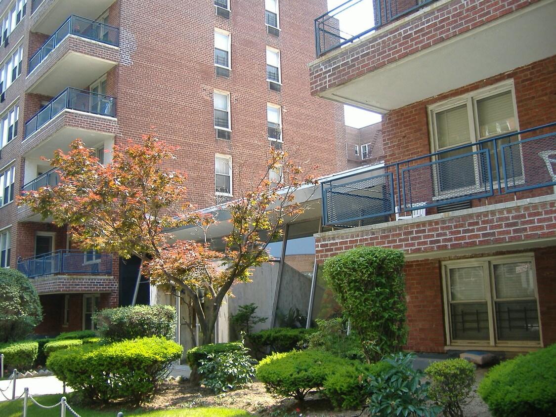 Primary Photo - 400 Argyle Rd