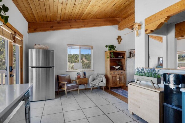 Building Photo - 3 Bedroom, 2.5 Bathroom Home in Edgewood, NM