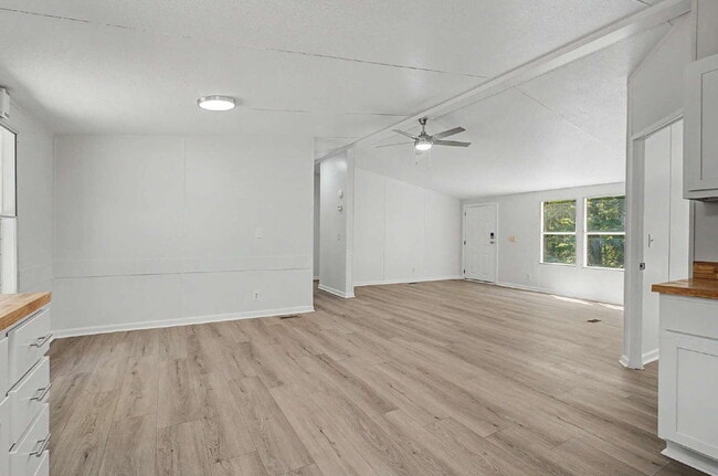 Building Photo - Updated 3-Bedroom Home on 10 acres in Chapel Hill