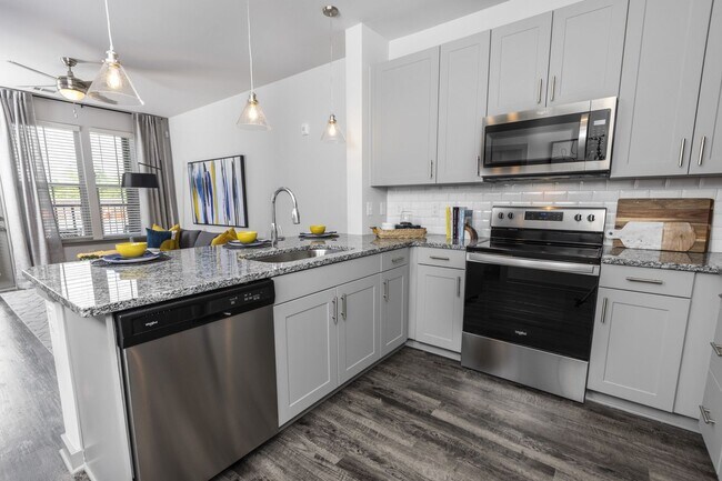 Apex Glassworks Apartments Nashville Tn Apartments Com