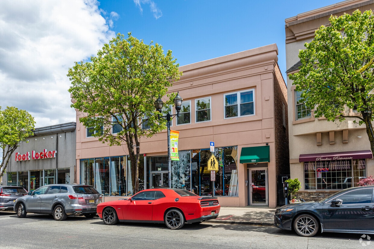554556 Broadway, Bayonne, NJ 07002 Apartments in Bayonne, NJ
