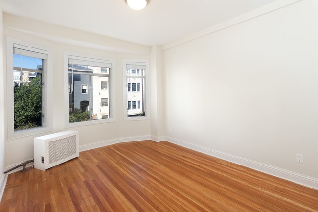 Interior Photo - 1520 Gough