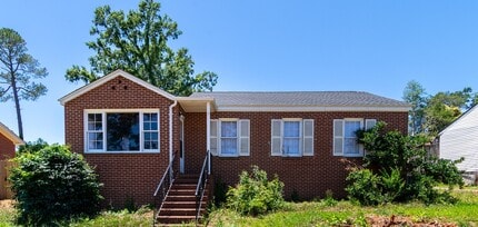 Building Photo - 1032 Bedford Dr