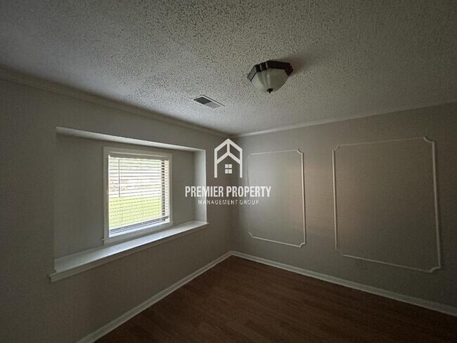 Foto del edificio - 3723 Wind Valley Dr