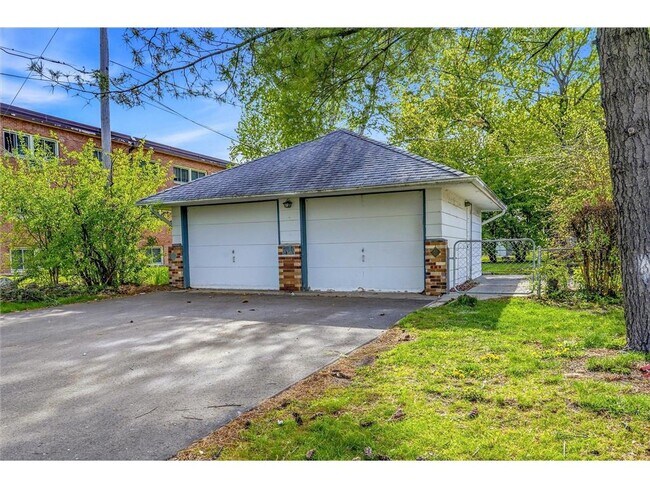 Foto del edificio - 3110 39th Ave NE