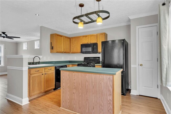 Building Photo - 225 Osmanthus Way